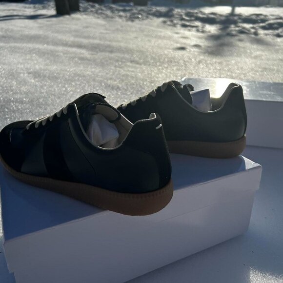 Maison Margiela Low Top Tabi Flat Sneakers Shoes Men Size EU  Maison Margiela Men\'s Black Trainers